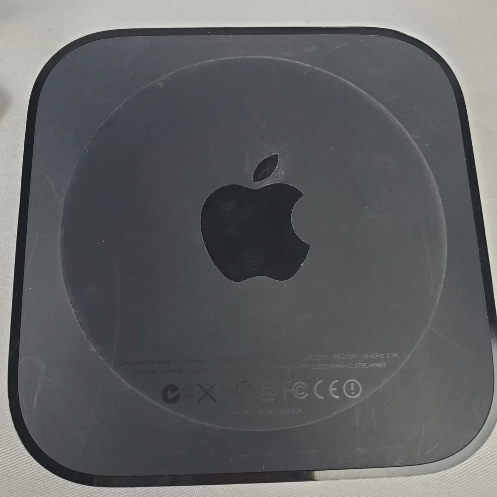 Apple TV 3rd Gen Rev A A1469 1080p HD Media Streamer W/ Remote and Cable WORKING